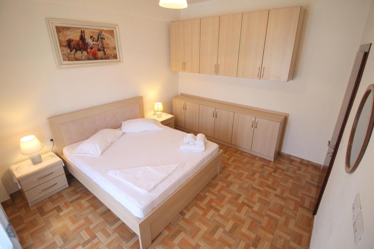 Doka Center Apartments Sarandë Esterno foto
