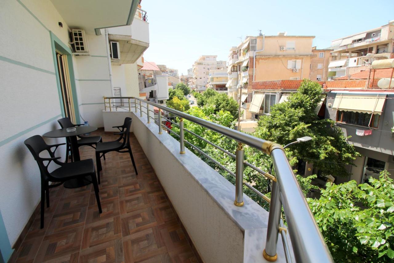 Doka Center Apartments Sarandë Esterno foto