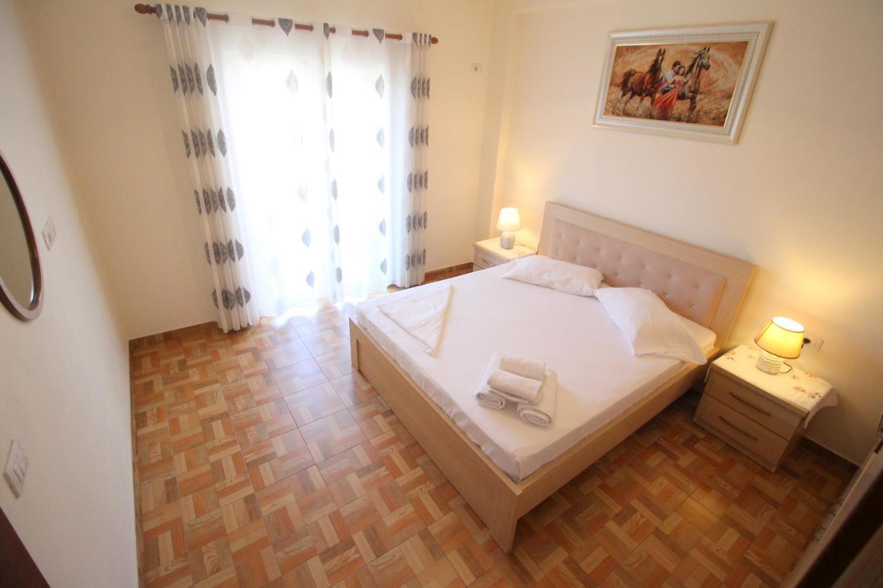 Doka Center Apartments Sarandë Esterno foto