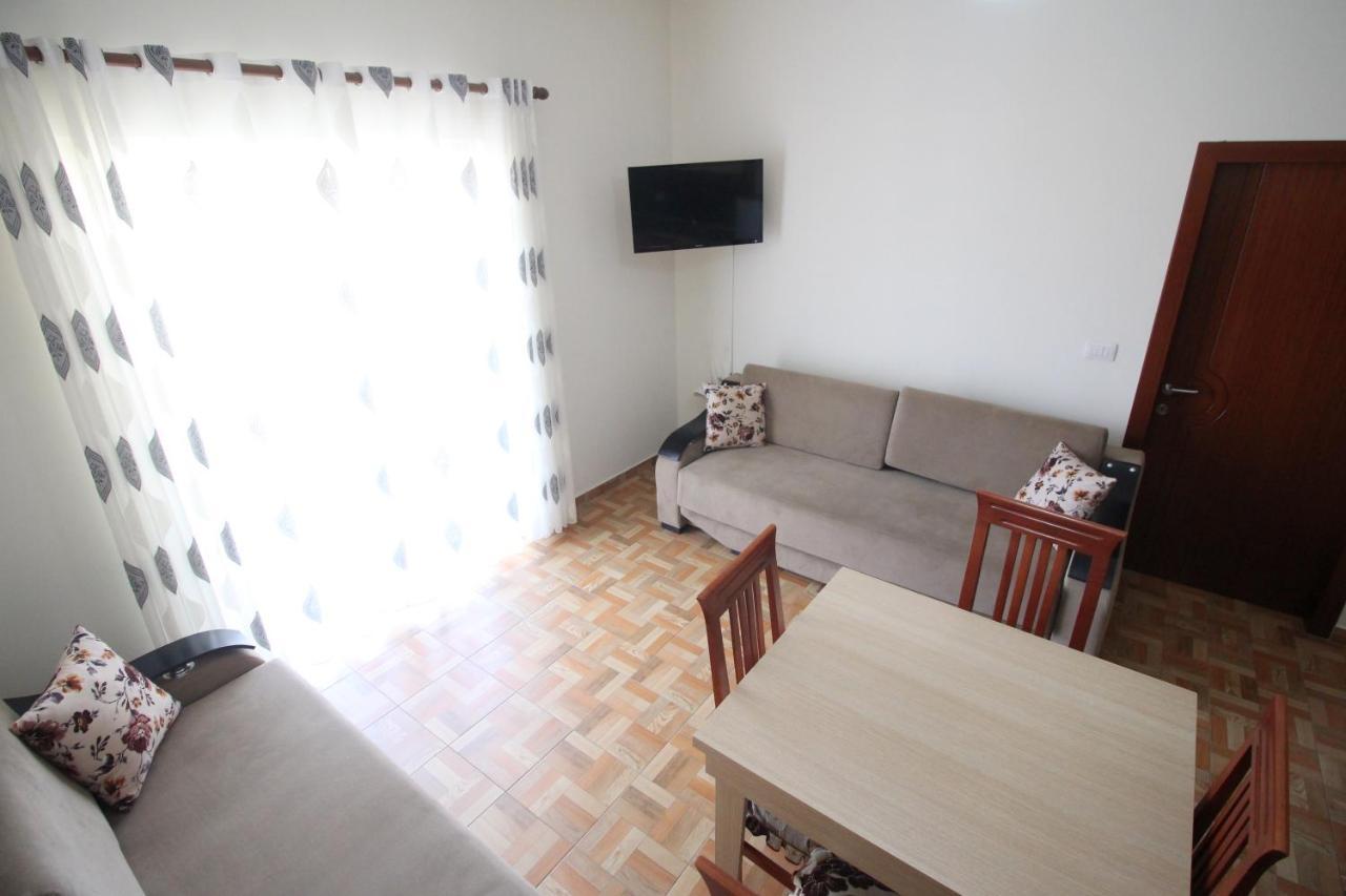 Doka Center Apartments Sarandë Esterno foto