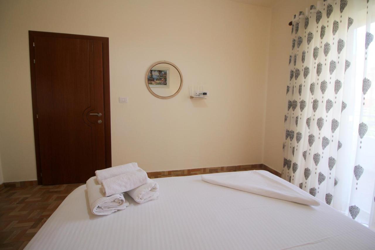 Doka Center Apartments Sarandë Esterno foto