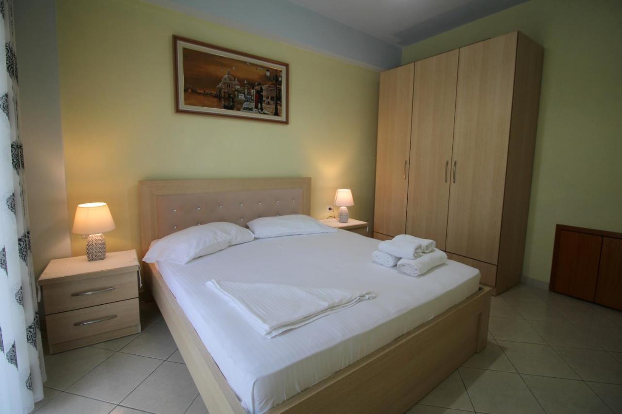 Doka Center Apartments Sarandë Esterno foto