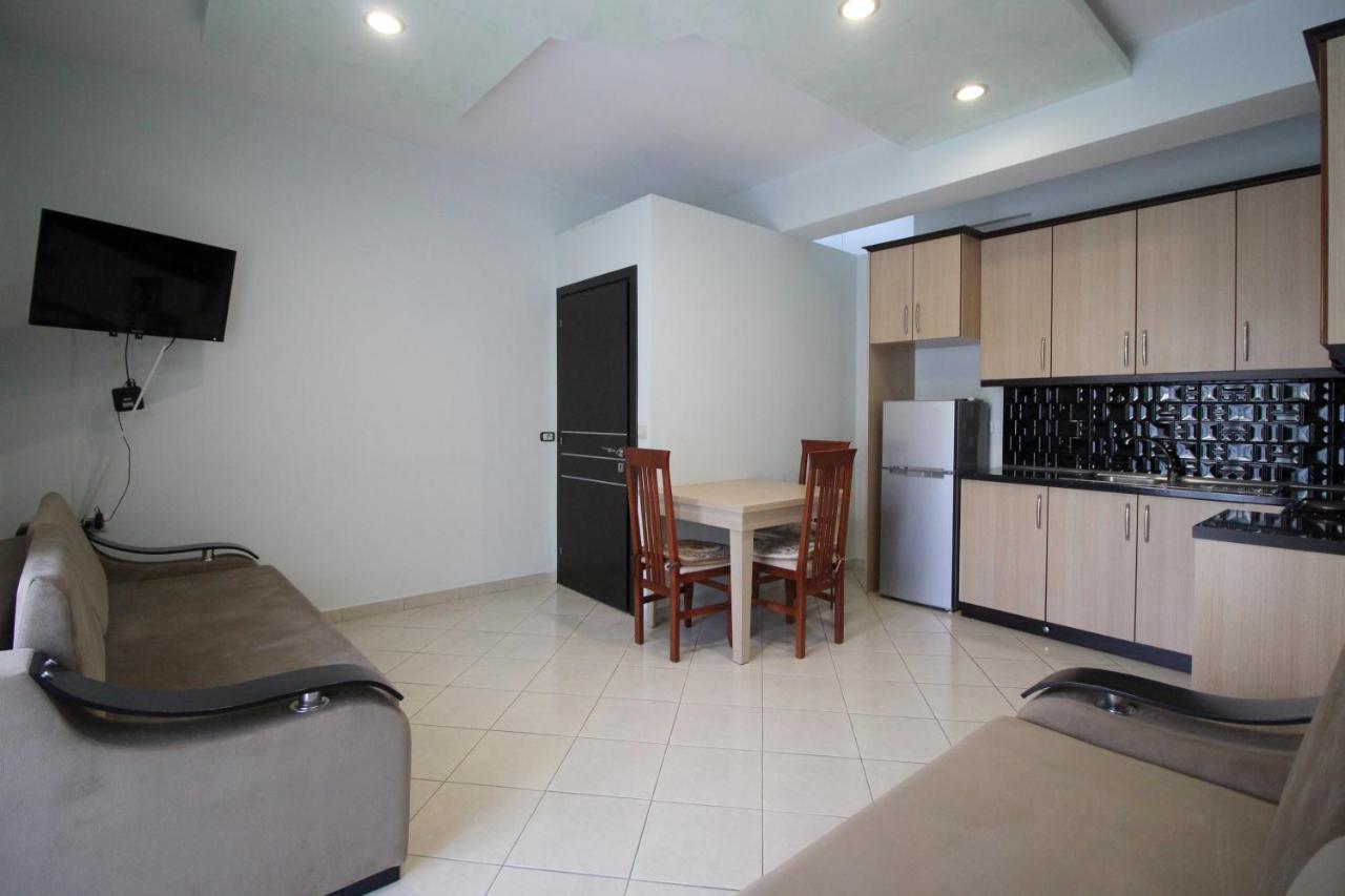 Doka Center Apartments Sarandë Esterno foto