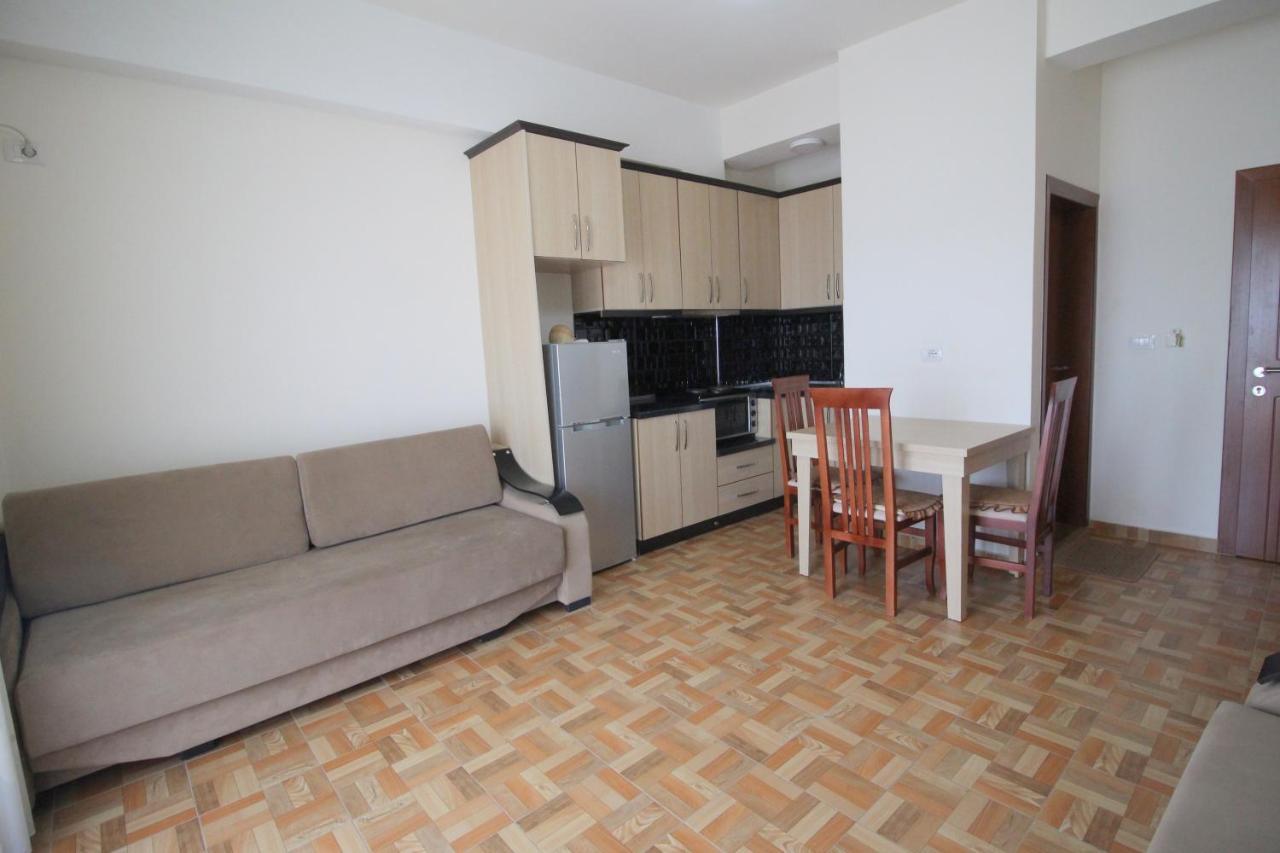 Doka Center Apartments Sarandë Esterno foto