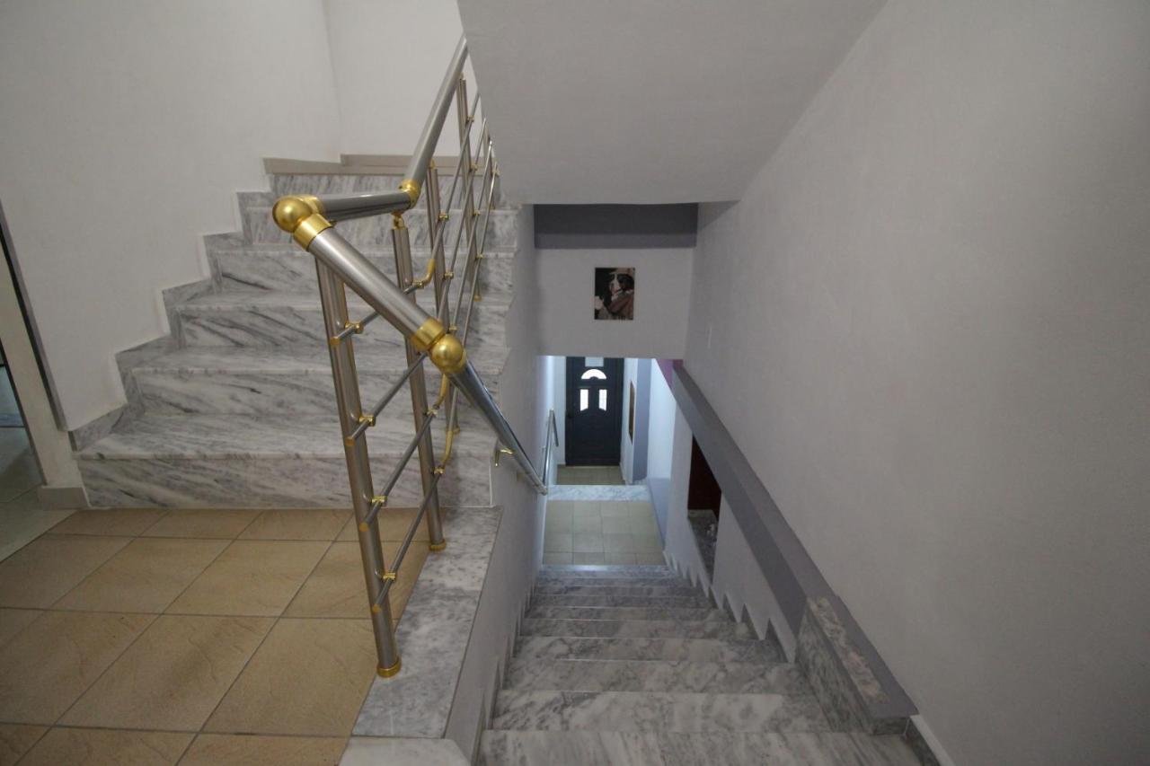 Doka Center Apartments Sarandë Esterno foto