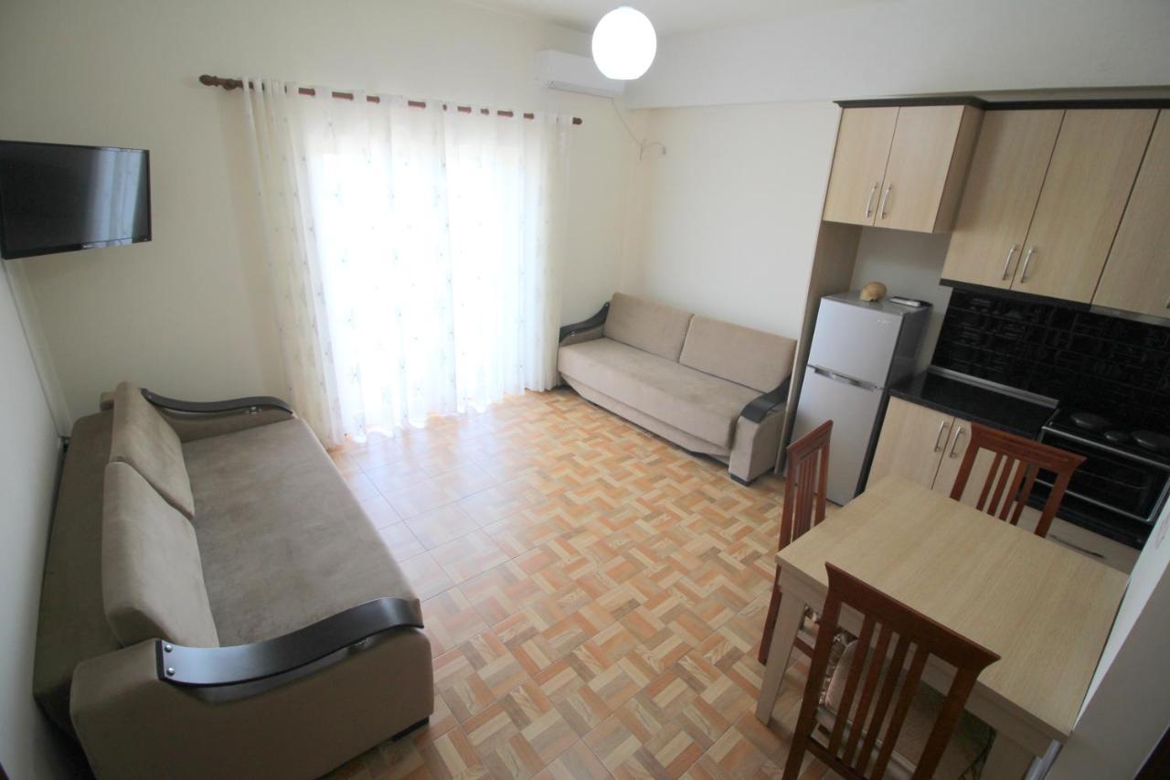 Doka Center Apartments Sarandë Esterno foto