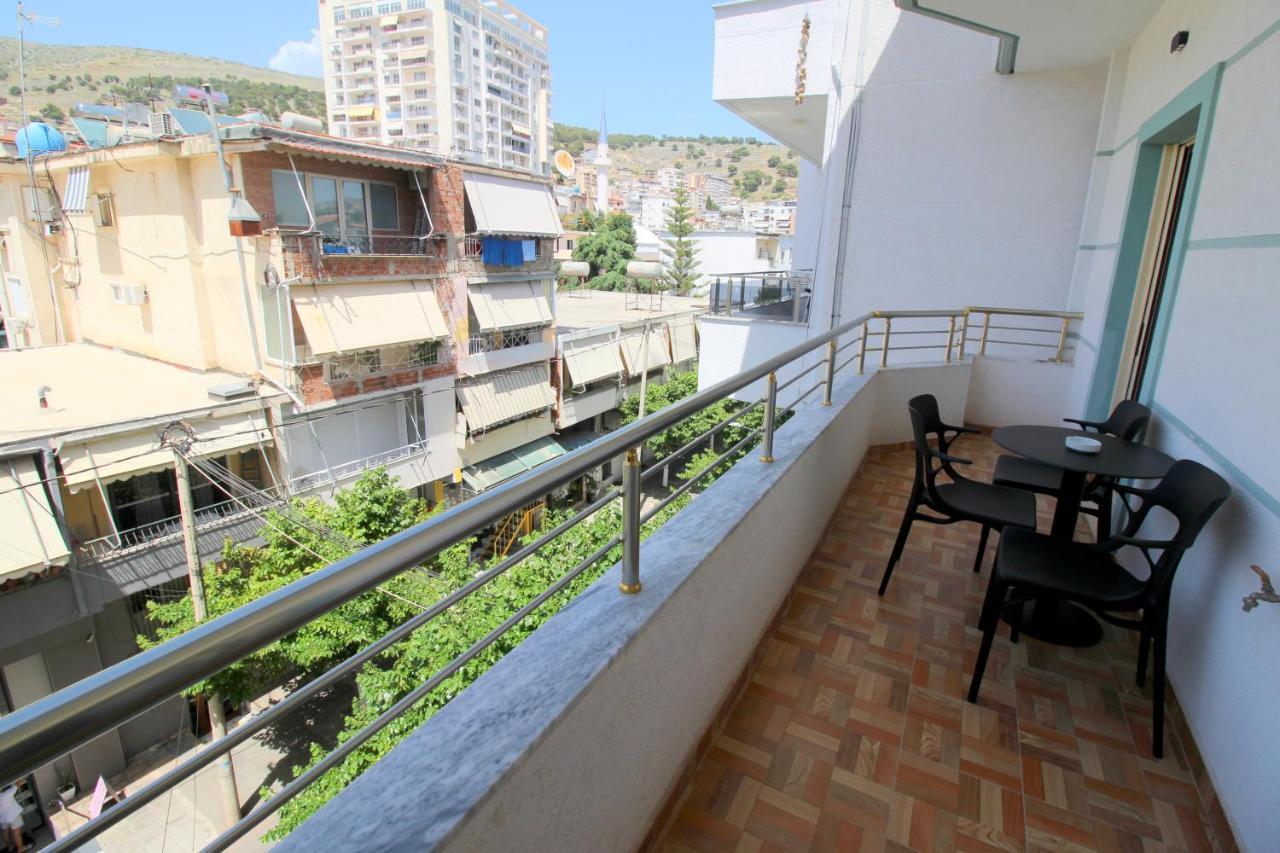 Doka Center Apartments Sarandë Esterno foto