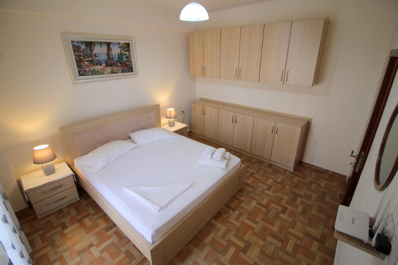 Doka Center Apartments Sarandë Esterno foto