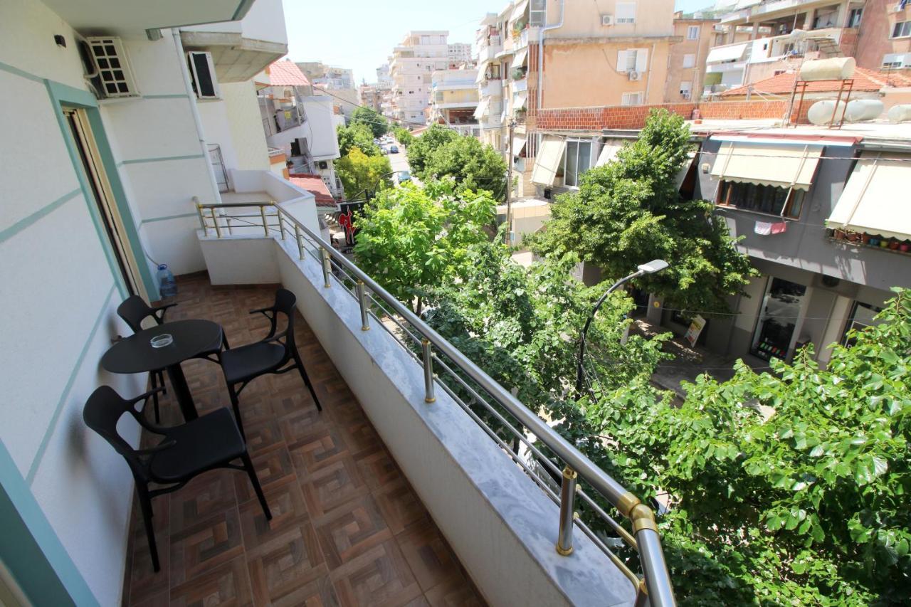 Doka Center Apartments Sarandë Esterno foto