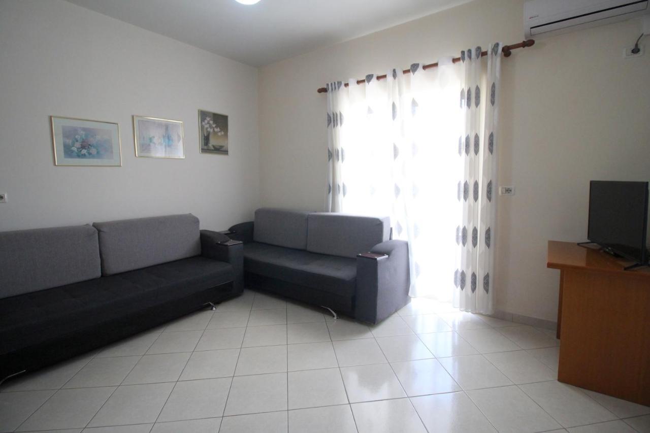 Doka Center Apartments Sarandë Esterno foto