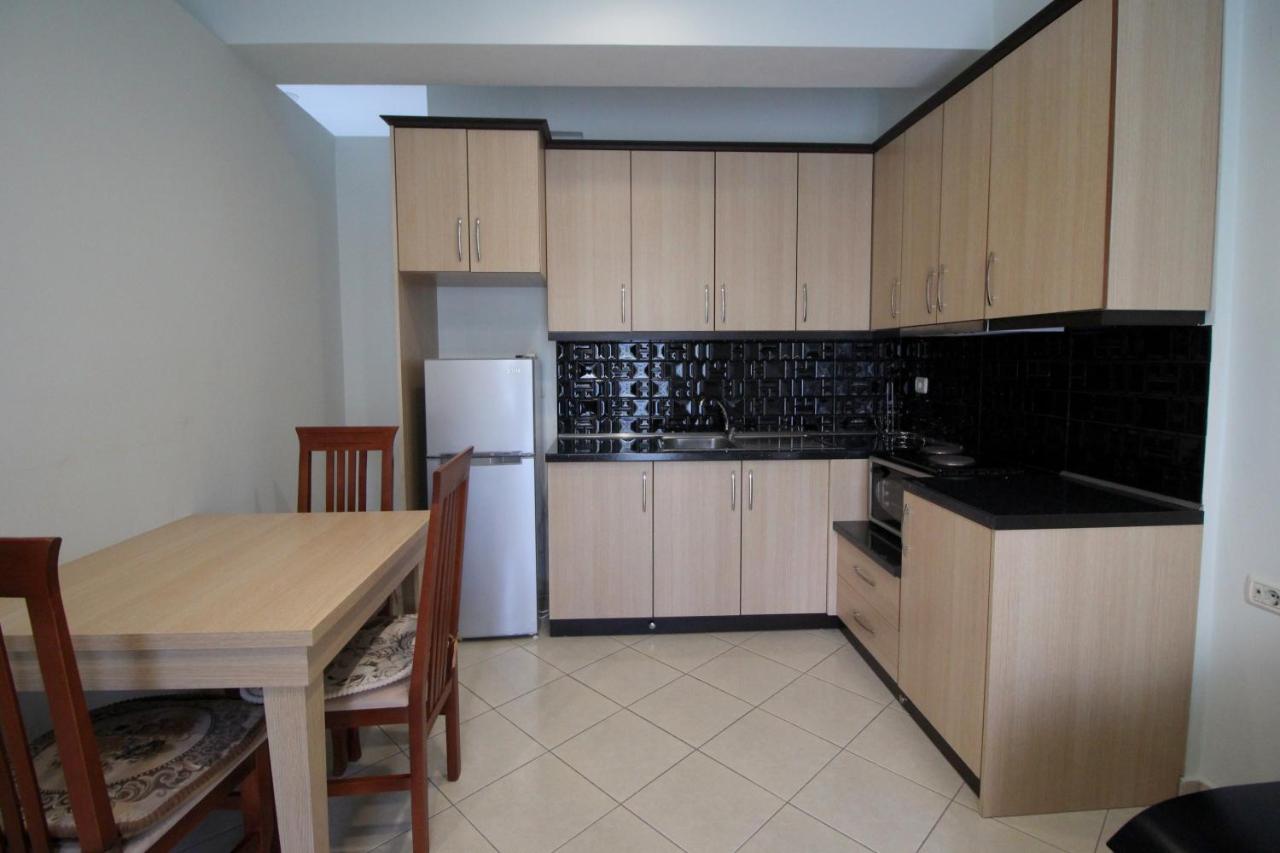 Doka Center Apartments Sarandë Esterno foto