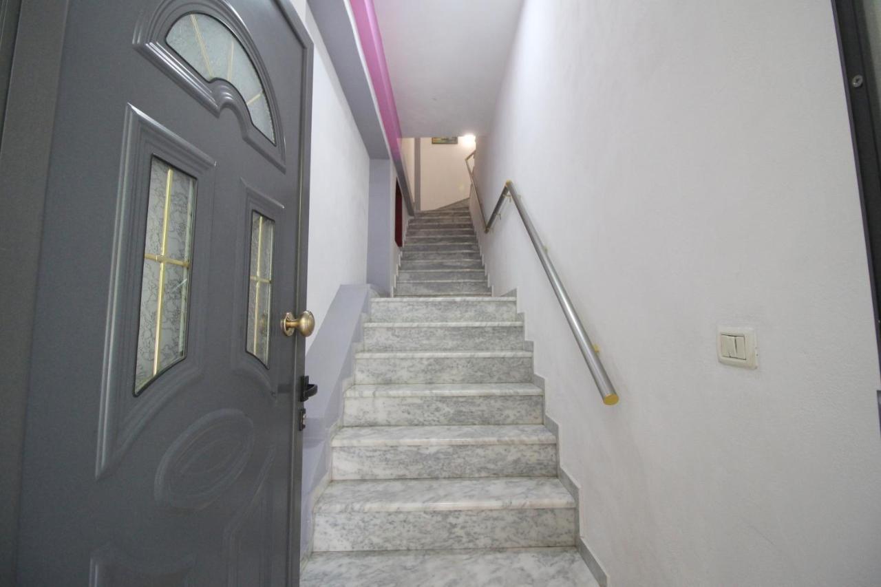 Doka Center Apartments Sarandë Esterno foto