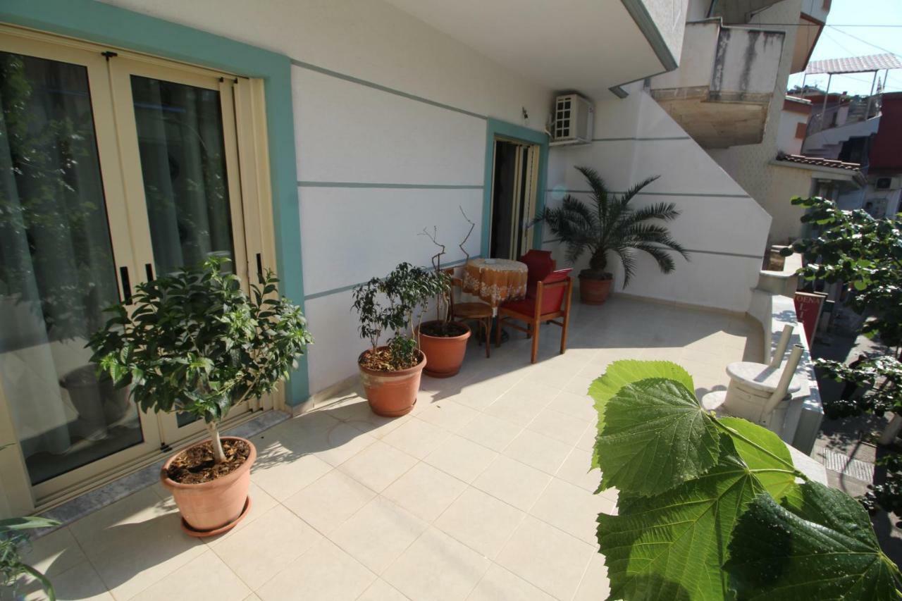 Doka Center Apartments Sarandë Esterno foto