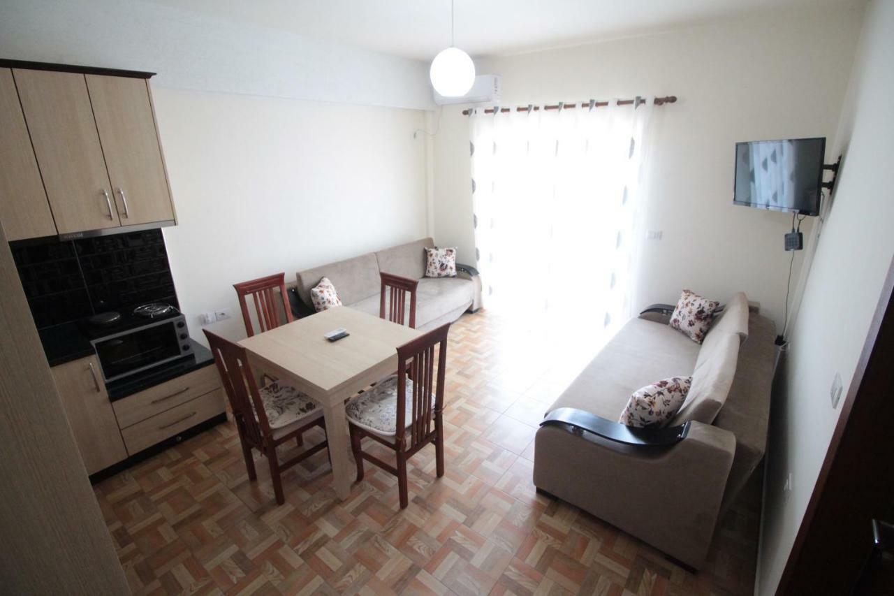 Doka Center Apartments Sarandë Esterno foto