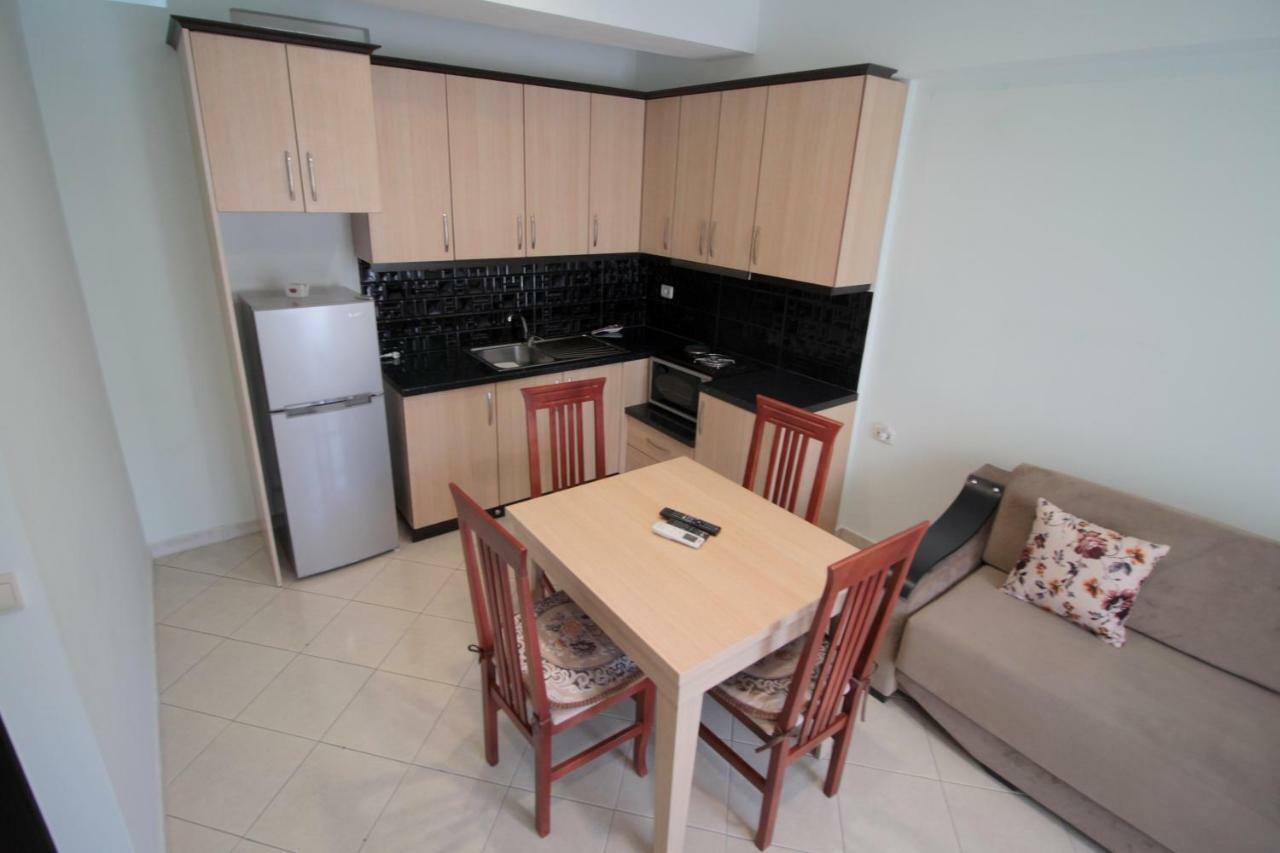 Doka Center Apartments Sarandë Esterno foto