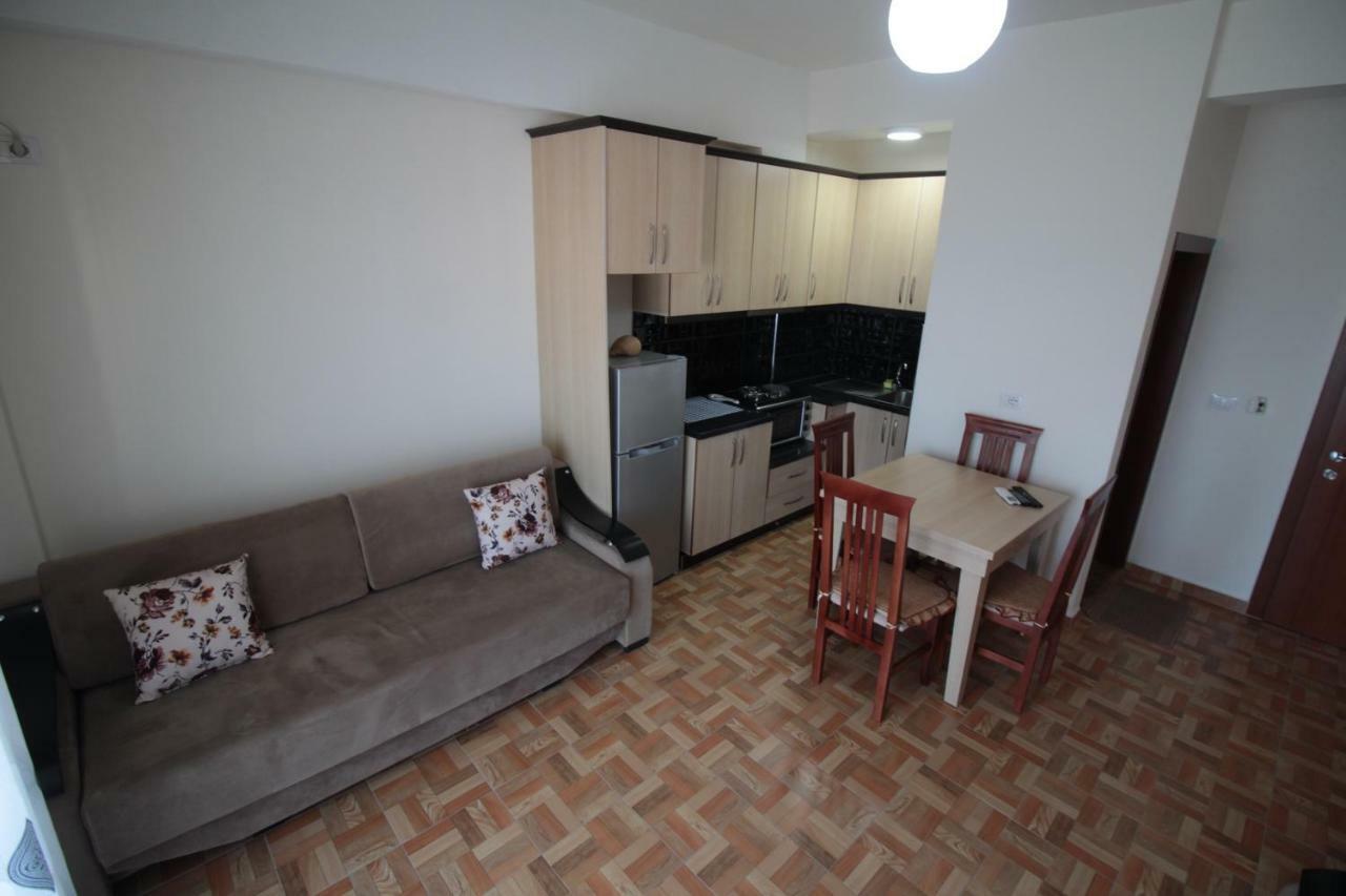 Doka Center Apartments Sarandë Esterno foto