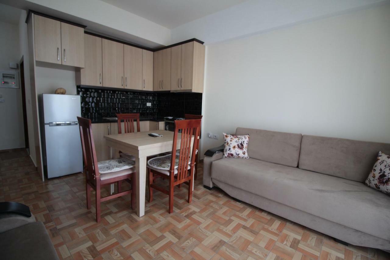 Doka Center Apartments Sarandë Esterno foto