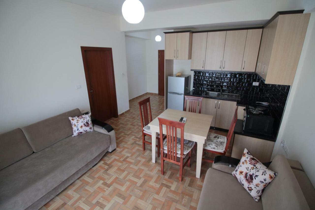 Doka Center Apartments Sarandë Esterno foto